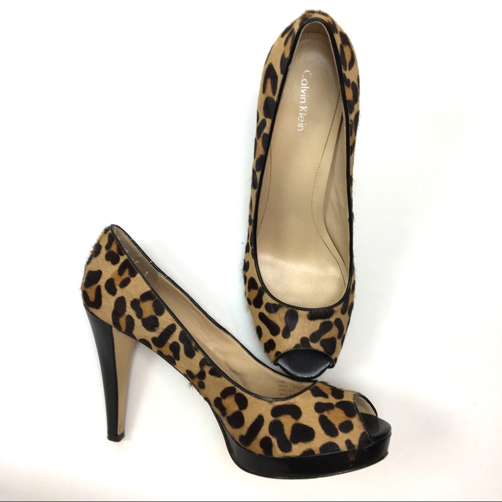 Calvin Klein leopard peep toe pump pony hair S 9.5 - Picture 2 of 5